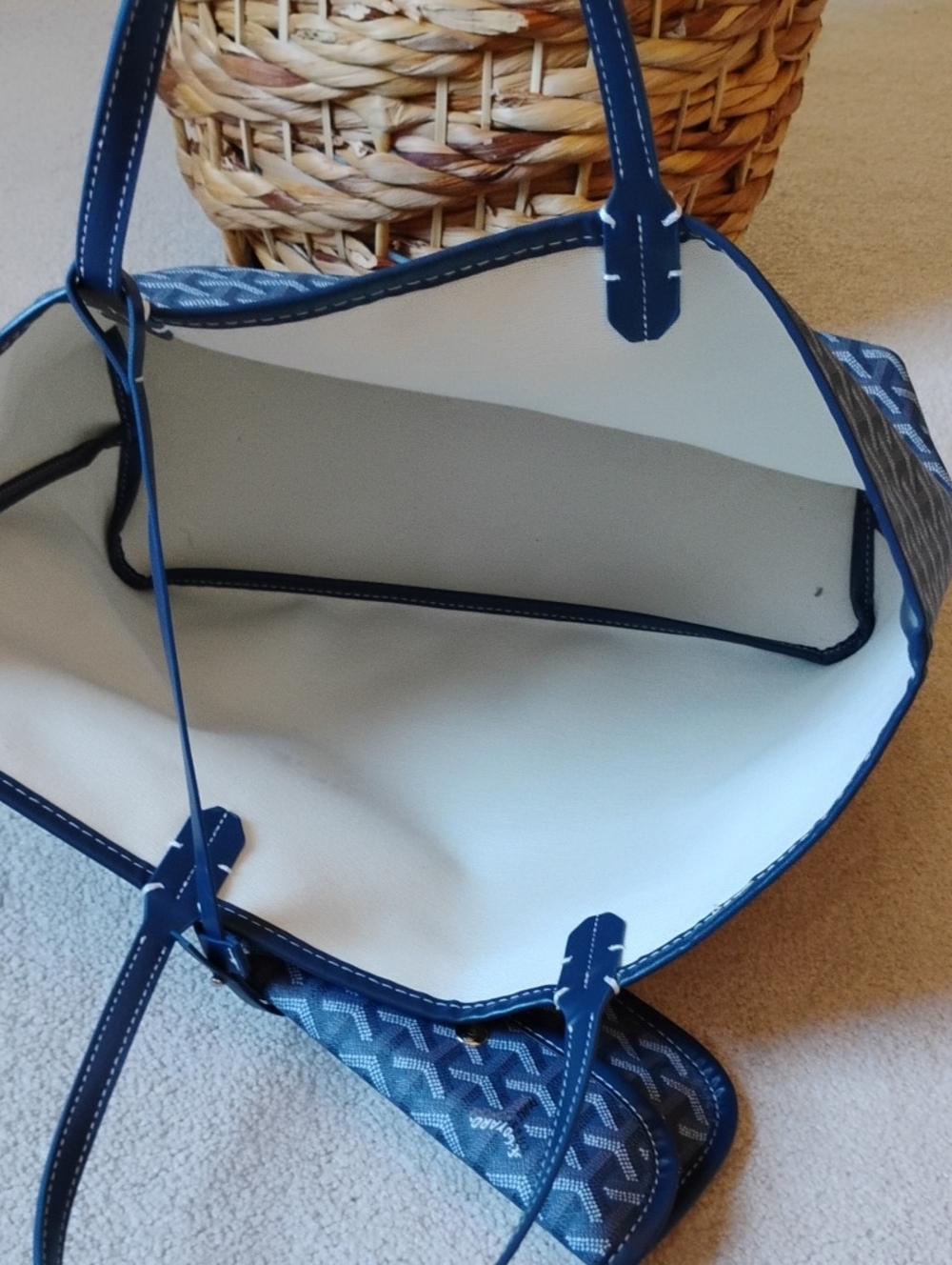 Tote - Picture 2 of 5
